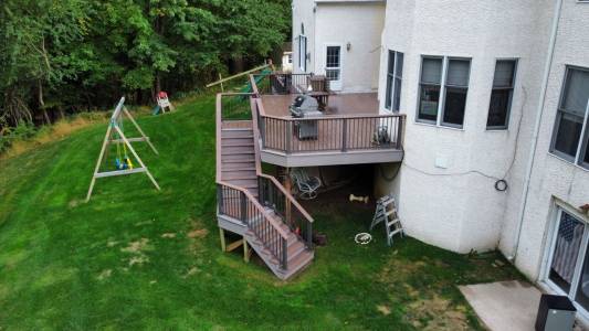 composite-deck-backyard-side-view-1920x1080.JPG (432 KB)