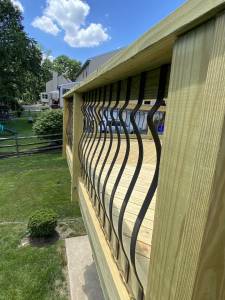 metal-railing-closeup-min.jpg (375 KB)