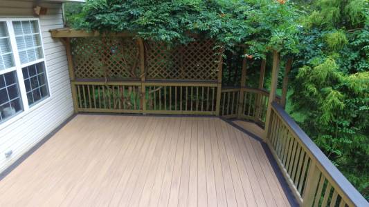 natural-lattice-green-foliage-deck-incorporated.JPG (352 KB)