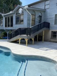 pool-side-stairs-min.jpg (307 KB)