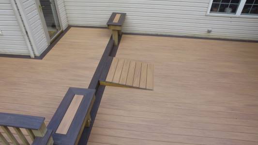 tiered-deck-ramp.JPG (200 KB)